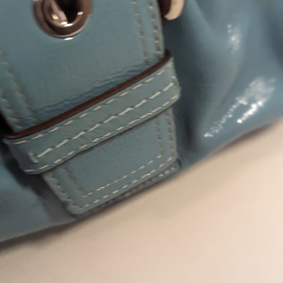 New Coach patent leather purse. Blue with buckle - Picture 9 of 16